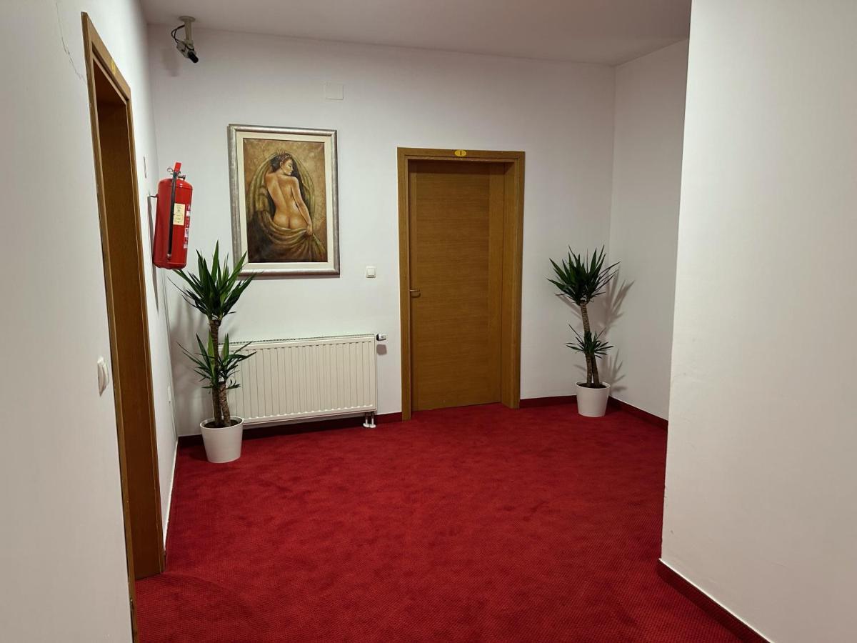 Rooms Laguna Sesvete Exterior photo