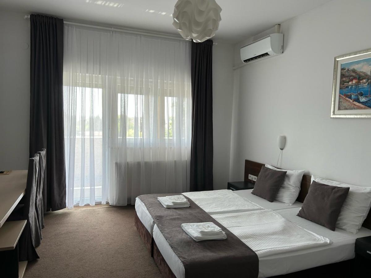Rooms Laguna Sesvete Exterior photo