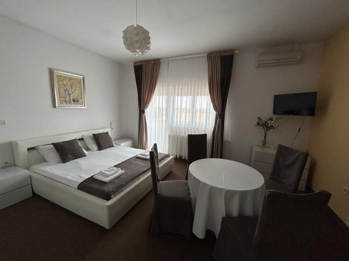 Rooms Laguna Sesvete Exterior photo